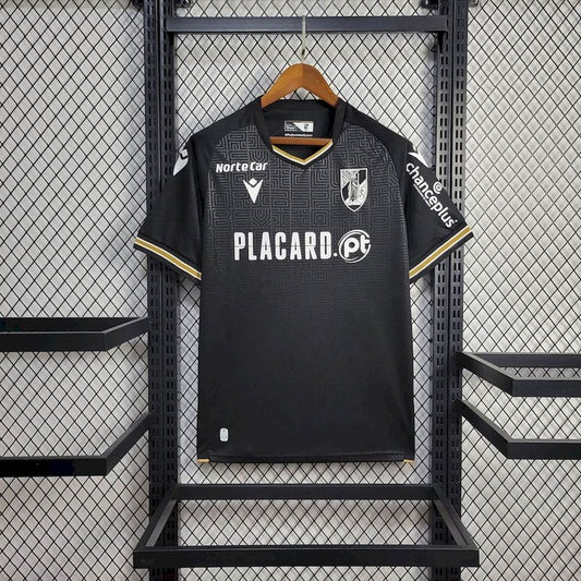 24-25 Vitoria de Guimaraes